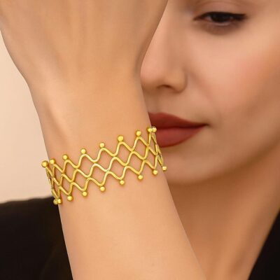 Regal Wave Gold Cuff Bracelet
